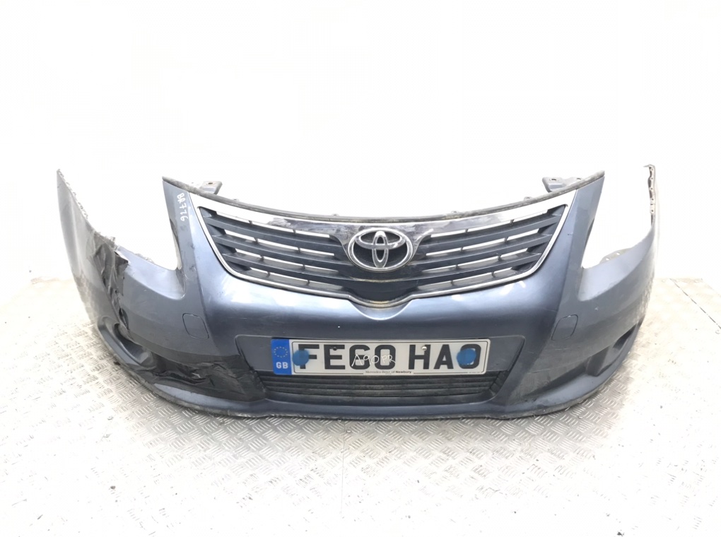 Бампер передний для Toyota Avensis, 2010 г. 1.8 i бензин б/у