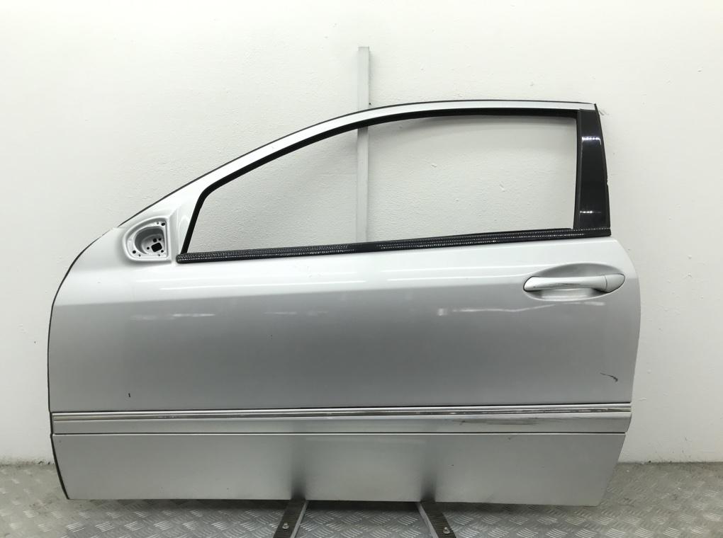 Дверь передняя левая для Mercedes CLC CL203, 2009 г. 2.2 CDi дизель б/у