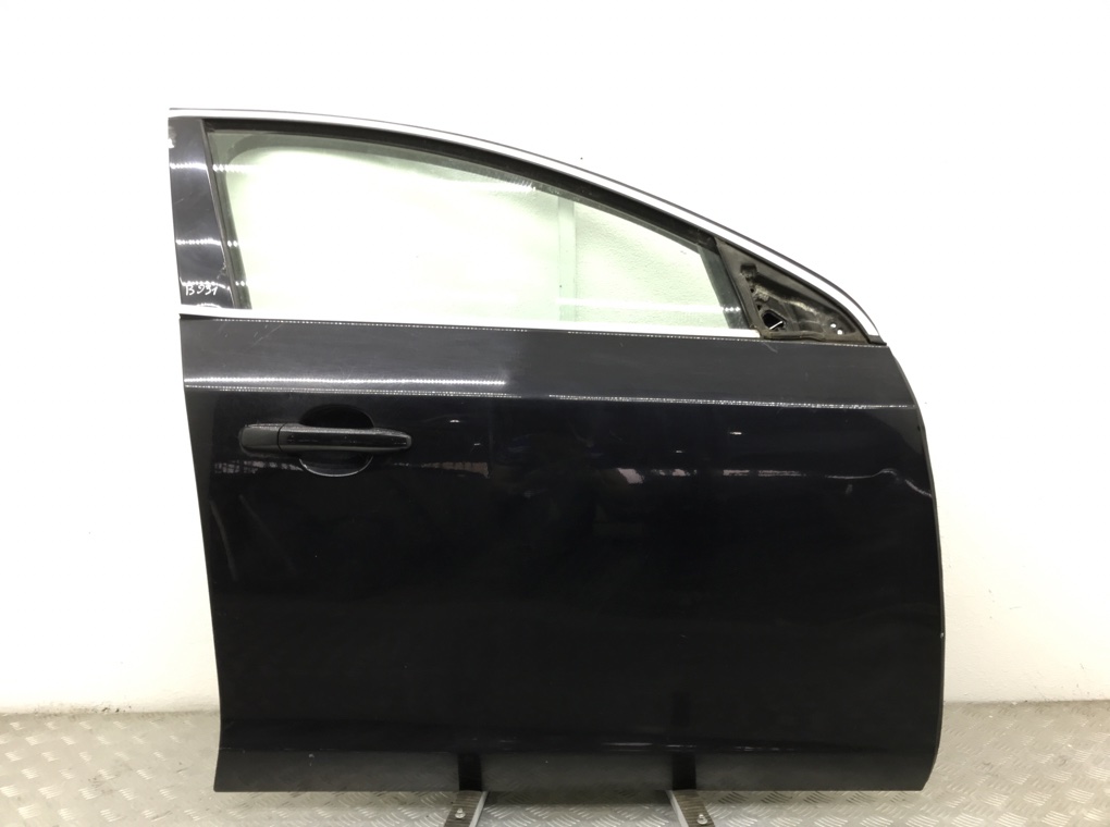 Дверь передняя правая для Volvo V60, 2011 г. 2.4 D дизель б/у