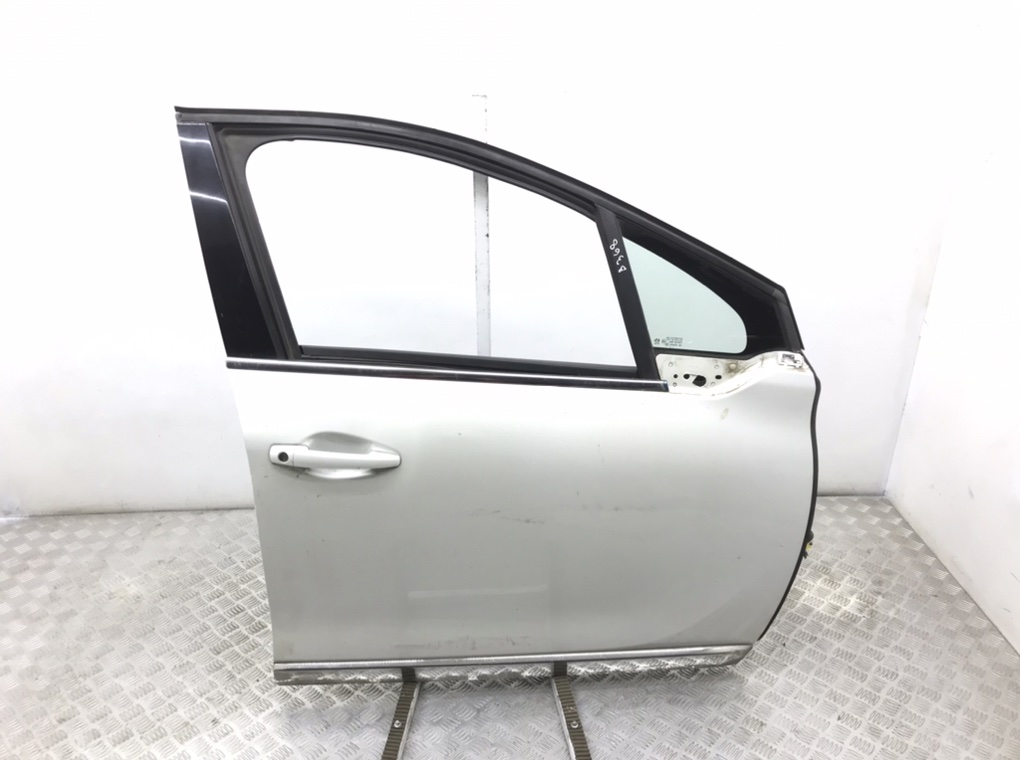 Дверь передняя правая для Peugeot 2008, 2014 г. 1.6 HDi дизель б/у
