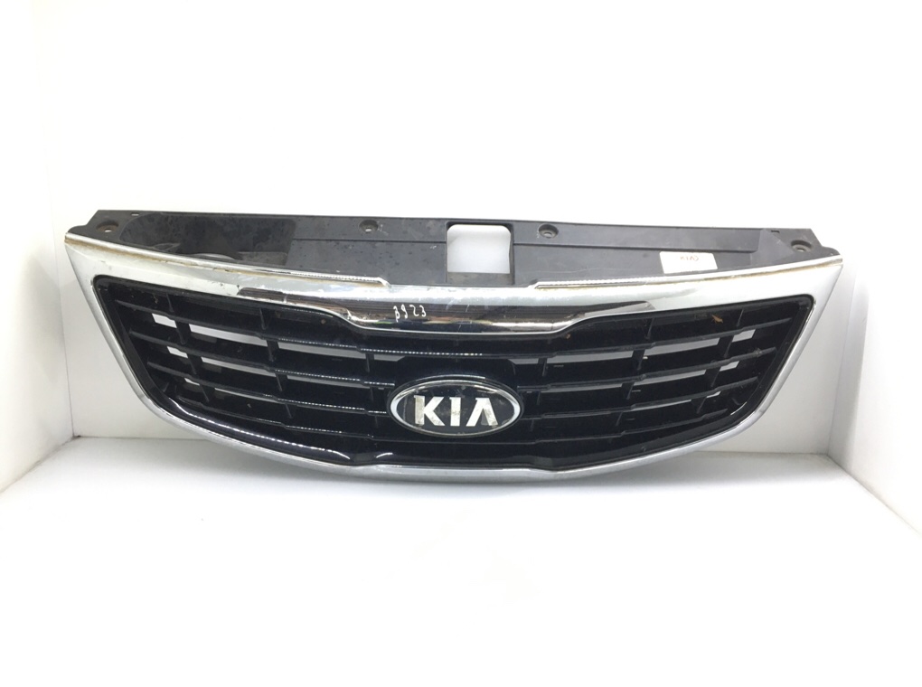 Решетка радиатора для Kia Sportage, 2014 г. 1.7 CRDi дизель б/у