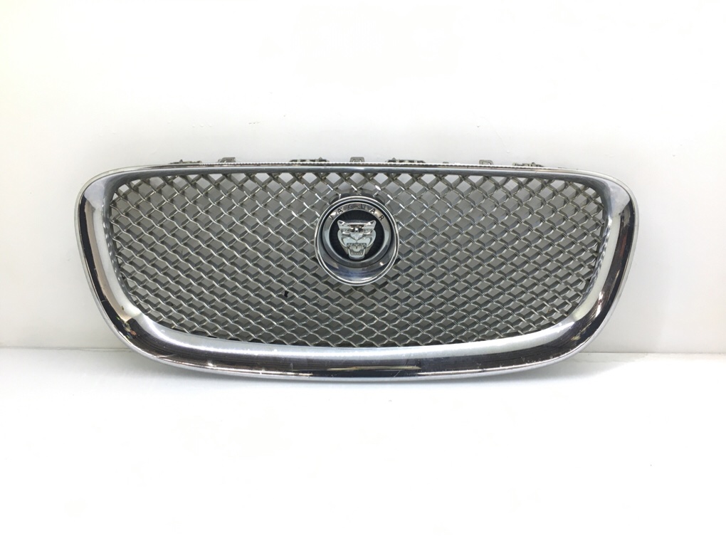 Решетка радиатора для Jaguar XF, 2013 г. 2.2 TD дизель б/у