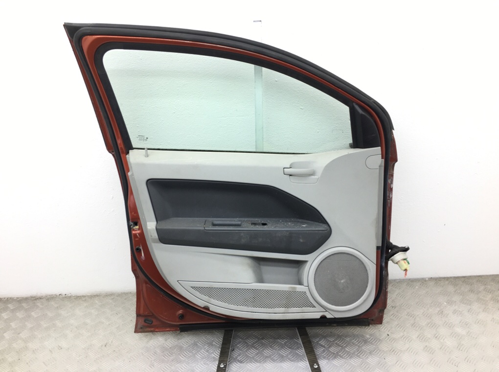 Дверь передняя левая для Dodge Caliber, 2006 г. 2.0 CRD дизель б/у — фото 4
