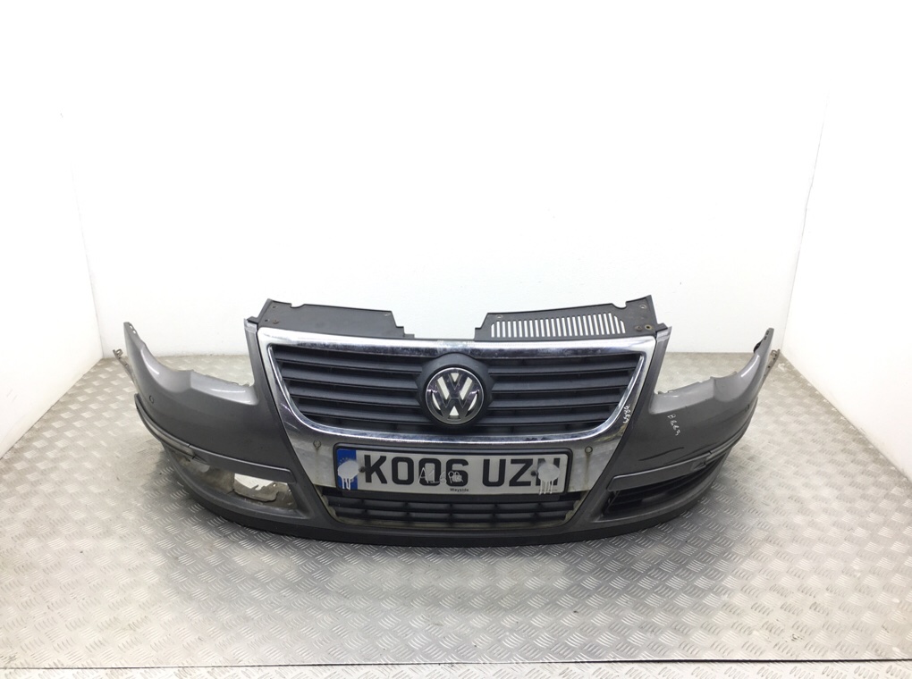 Бампер передний для Volkswagen Passat, 2006 г. 2.0 TDi дизель б/у