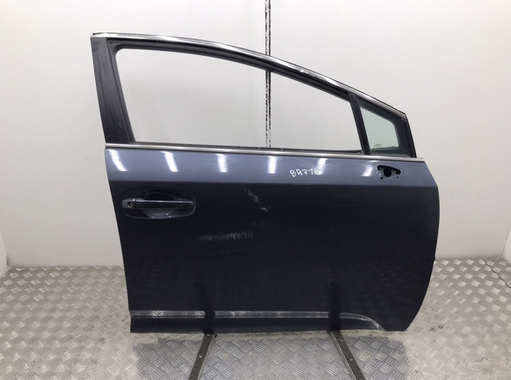 Дверь передняя правая для Toyota Avensis, 2010 г. 1.8 i бензин б/у