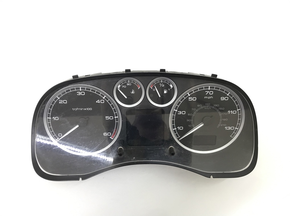 Щиток приборов (приборная панель) для Peugeot 307, 2003 г. 2.0 HDi дизель б/у