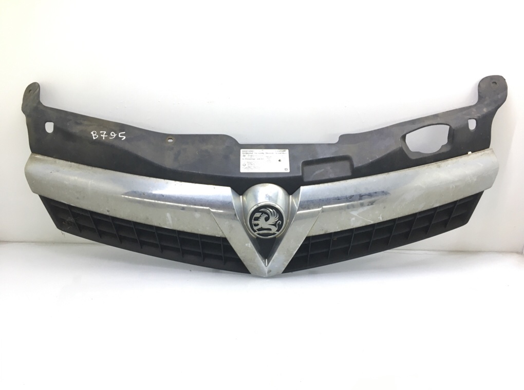 Решетка радиатора для Opel Astra, 2009 г. 1.6 i бензин б/у