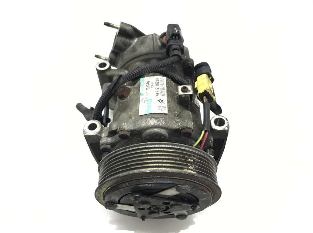 Компрессор кондиционера для Citroen C3, 2011 г. 1.4 i бензин б/у — фото 3