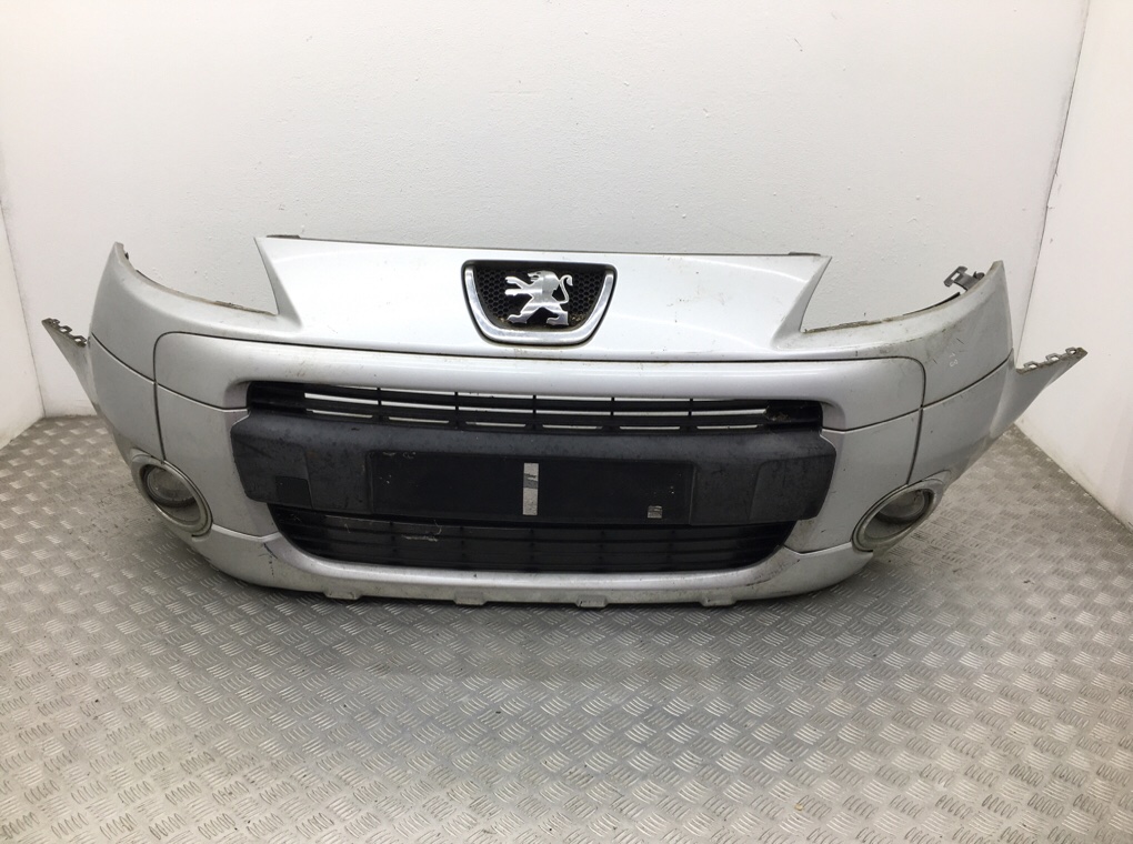 Бампер передний для Peugeot Partner, 2009 г. 1.6 HDi дизель б/у