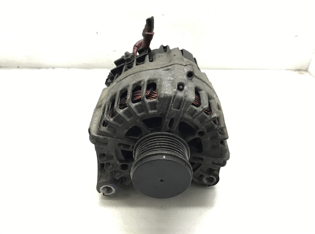 Генератор для BMW 3 E90/E91/E92/E93, 2011 г. 2.0 TD дизель б/у