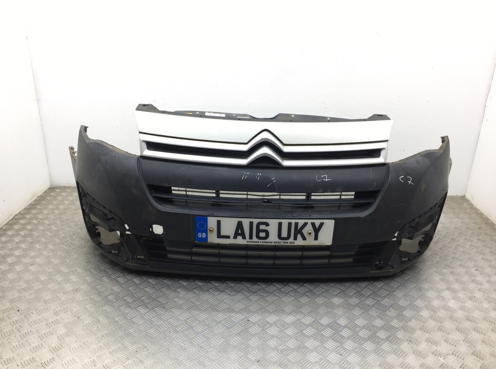 Бампер передний для Citroen Berlingo, 2016 г. 1.6 HDi дизель б/у