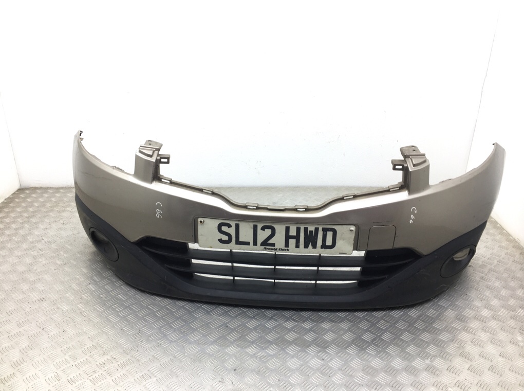 Бампер передний для Nissan Qashqai, 2012 г. 1.5 DCi дизель б/у
