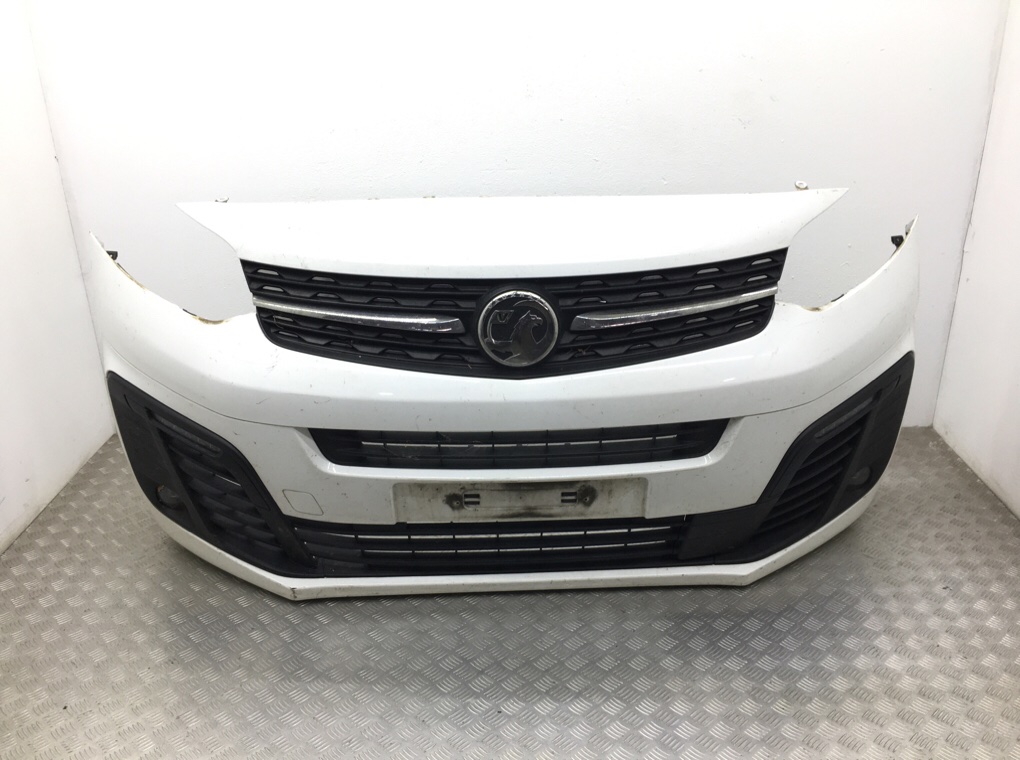 Бампер передний для Opel Vivaro, 2019 г. 1.5 HDi дизель б/у