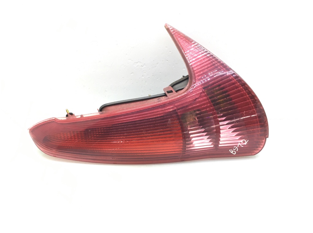 Фонарь задний правый для Peugeot 206, 2004 г. 2.0 HDi дизель б/у