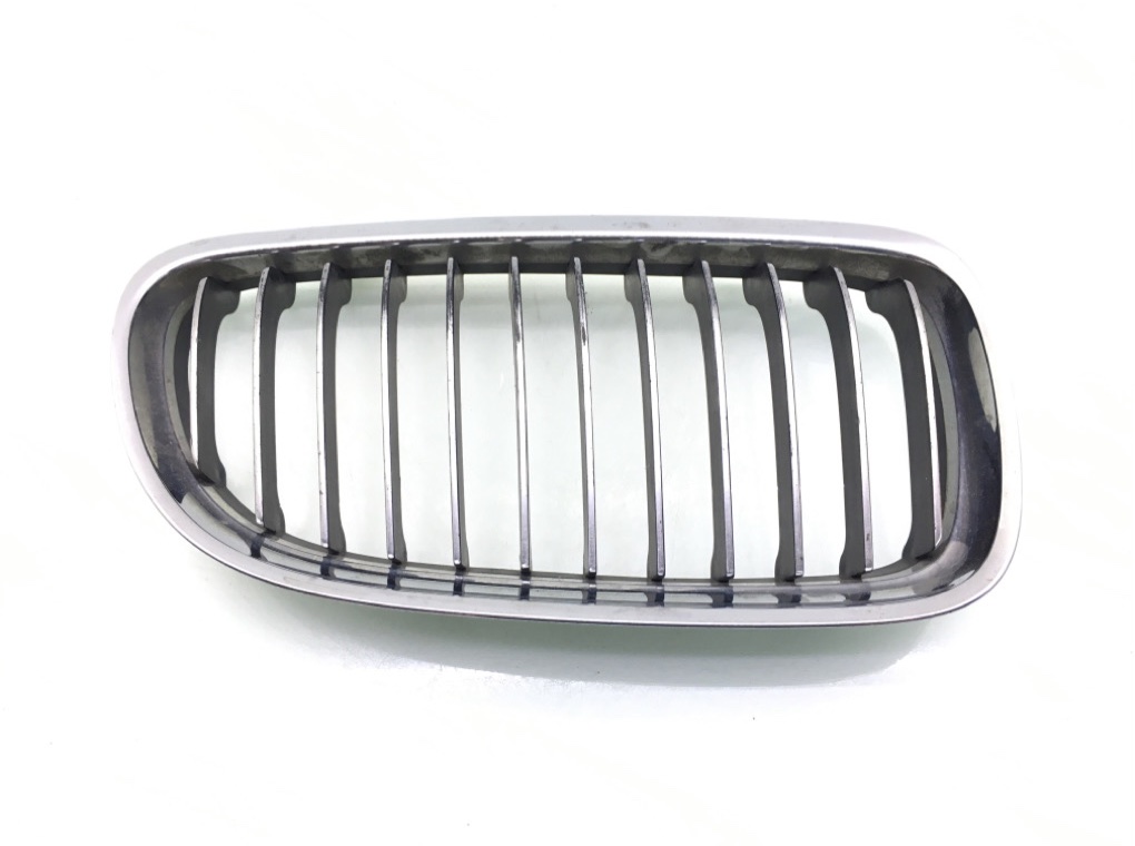 Решетка радиатора для BMW 3 E90/E91/E92/E93, 2011 г. 2.0 TD дизель б/у