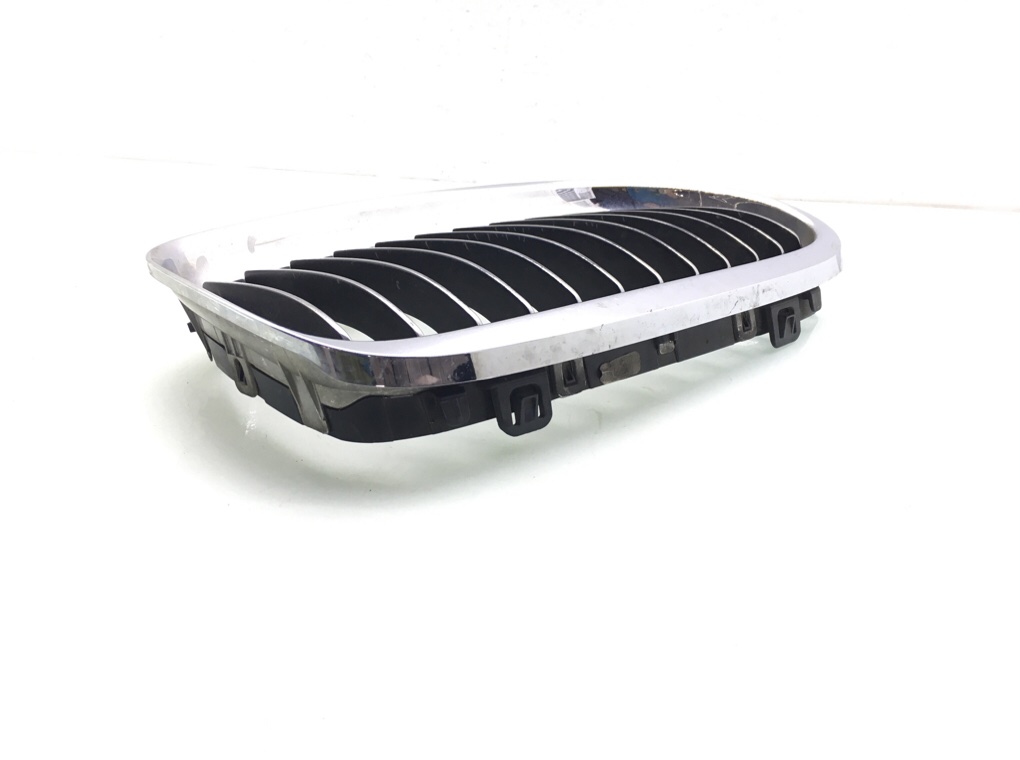 Решетка радиатора для BMW 3 E90/E91/E92/E93, 2011 г. 2.0 TD дизель б/у — фото 2