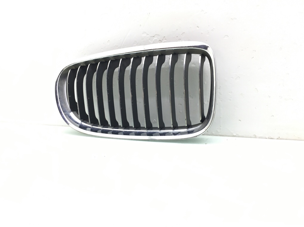 Решетка радиатора для BMW 3 E90/E91/E92/E93, 2011 г. 2.0 TD дизель б/у — фото 5