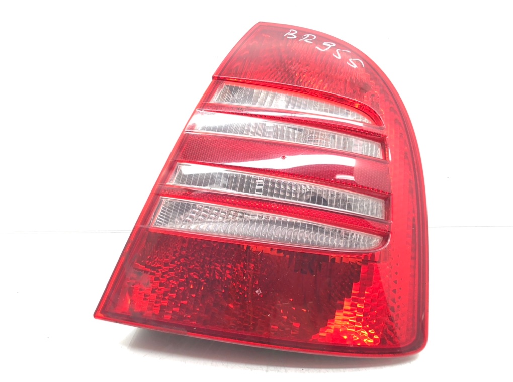 Фонарь задний правый для Skoda Superb, 2007 г. 2.0 TDI дизель б/у