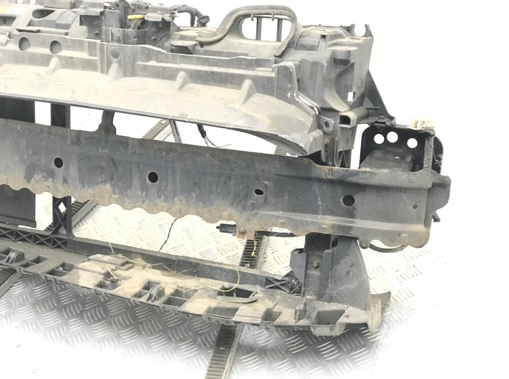 Панель передняя (телевизор) для Ford Fiesta, 2012 г. 1.2 i бензин б/у — фото 4