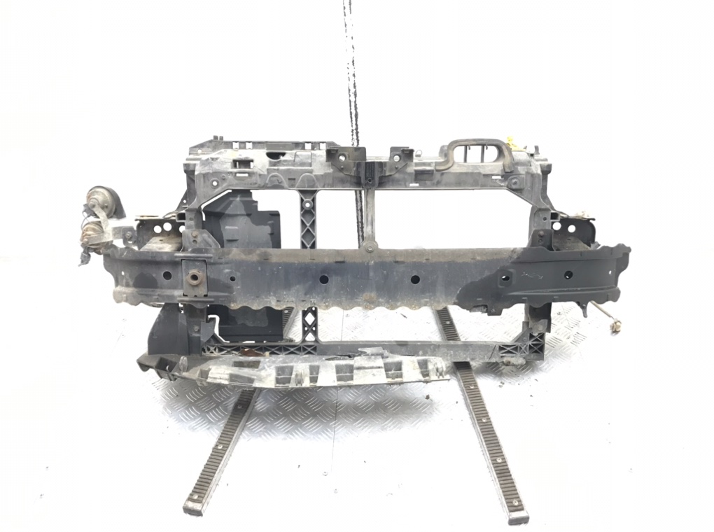 Панель передняя (телевизор) для Ford Fiesta, 2012 г. 1.2 i бензин б/у