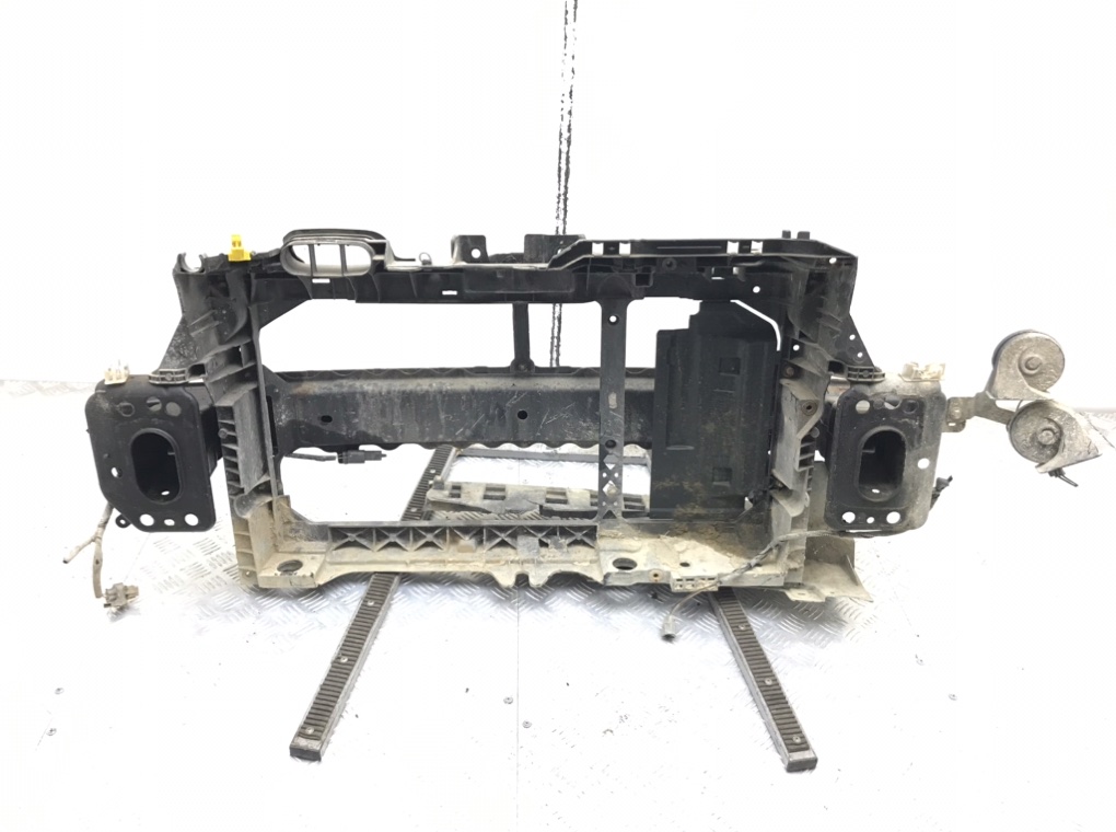 Панель передняя (телевизор) для Ford Fiesta, 2012 г. 1.2 i бензин б/у — фото 2