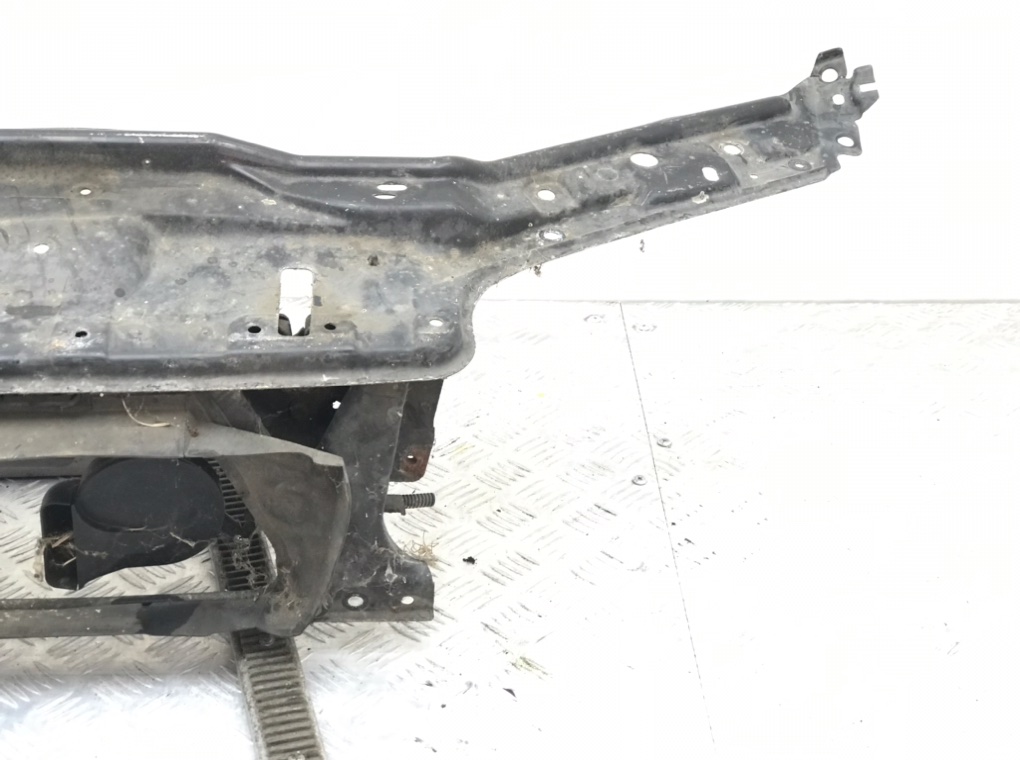 Панель передняя (телевизор) для Volvo S60, 2002 г. 2.4 TD дизель б/у — фото 4