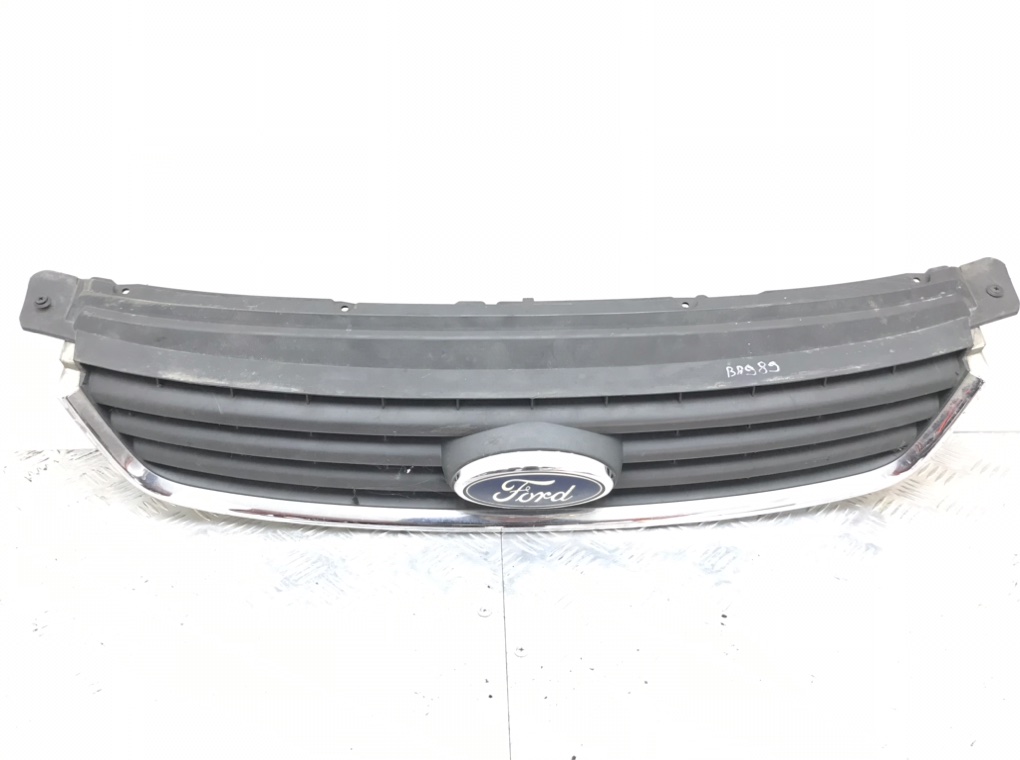 Решетка радиатора для Ford Kuga, 2009 г. 2.0 TDCi дизель б/у