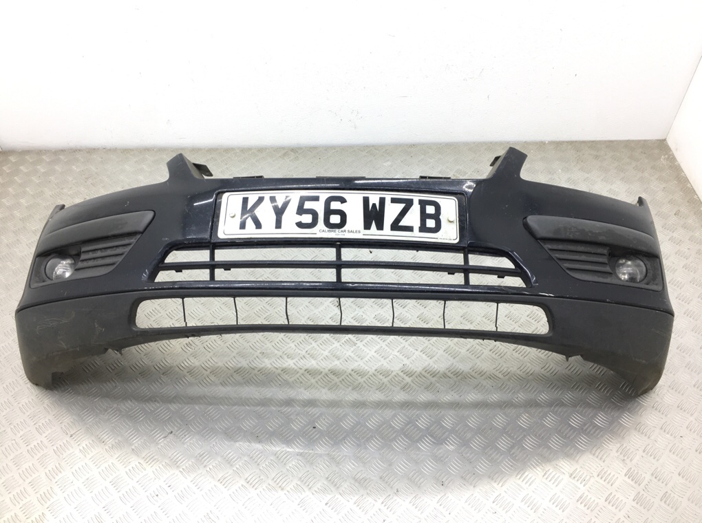 Бампер передний для Ford Focus, 2006 г. 1.6 i бензин б/у