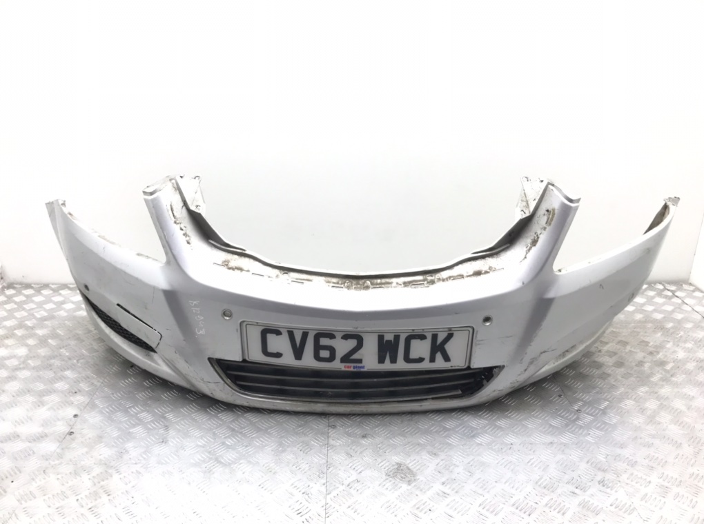 Бампер передний для Opel Zafira, 2012 г. 1.7 CDTi дизель б/у