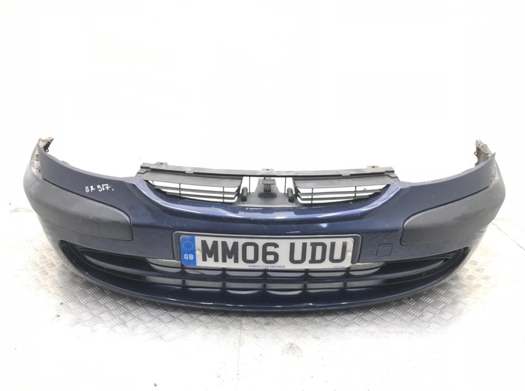 Бампер передний для Citroen C8, 2006 г. 2.0 i бензин б/у