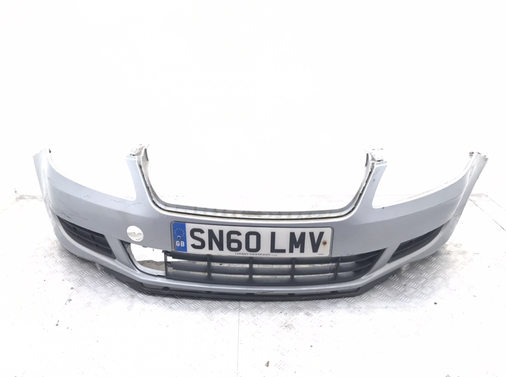 Бампер передний для Skoda Fabia, 2010 г. 1.2 i бензин б/у