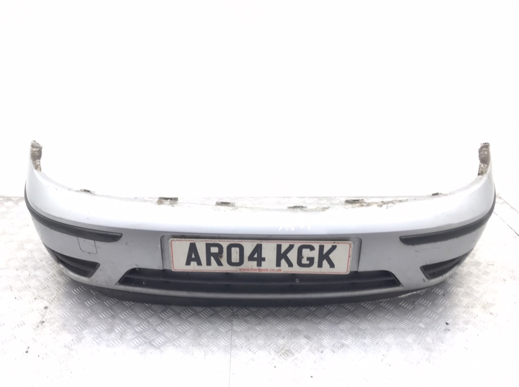 Бампер передний для Ford Focus, 2004 г. 1.4 i бензин б/у