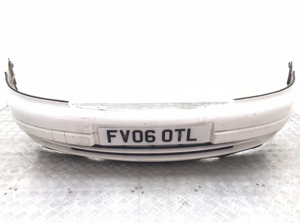 Бампер передний для Opel Astra, 2005 г. 1.7 CDTi дизель б/у