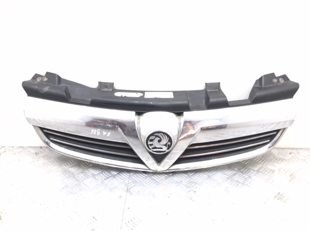 Решетка радиатора для Opel Zafira, 2010 г. 1.9 CDTi дизель б/у
