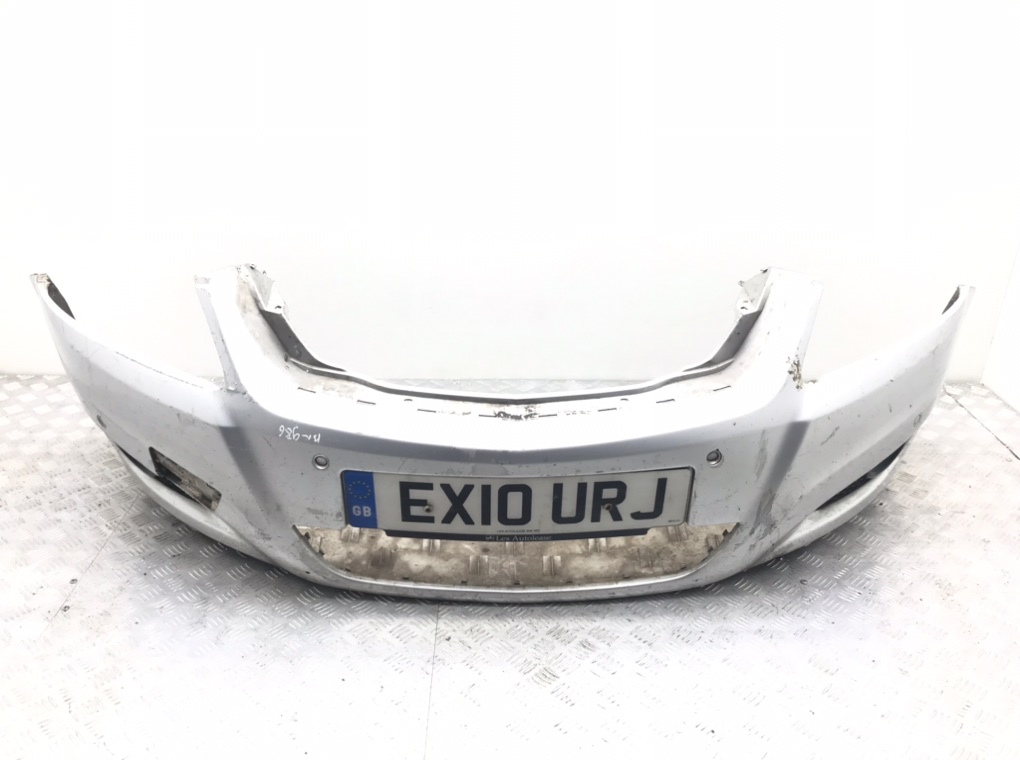 Бампер передний для Opel Zafira, 2010 г. 1.9 CDTi дизель б/у