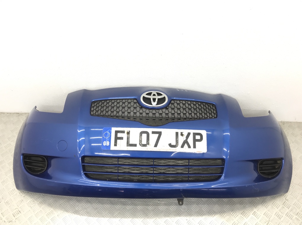 Бампер передний для Toyota Yaris, 2007 г. 1.0 i бензин б/у