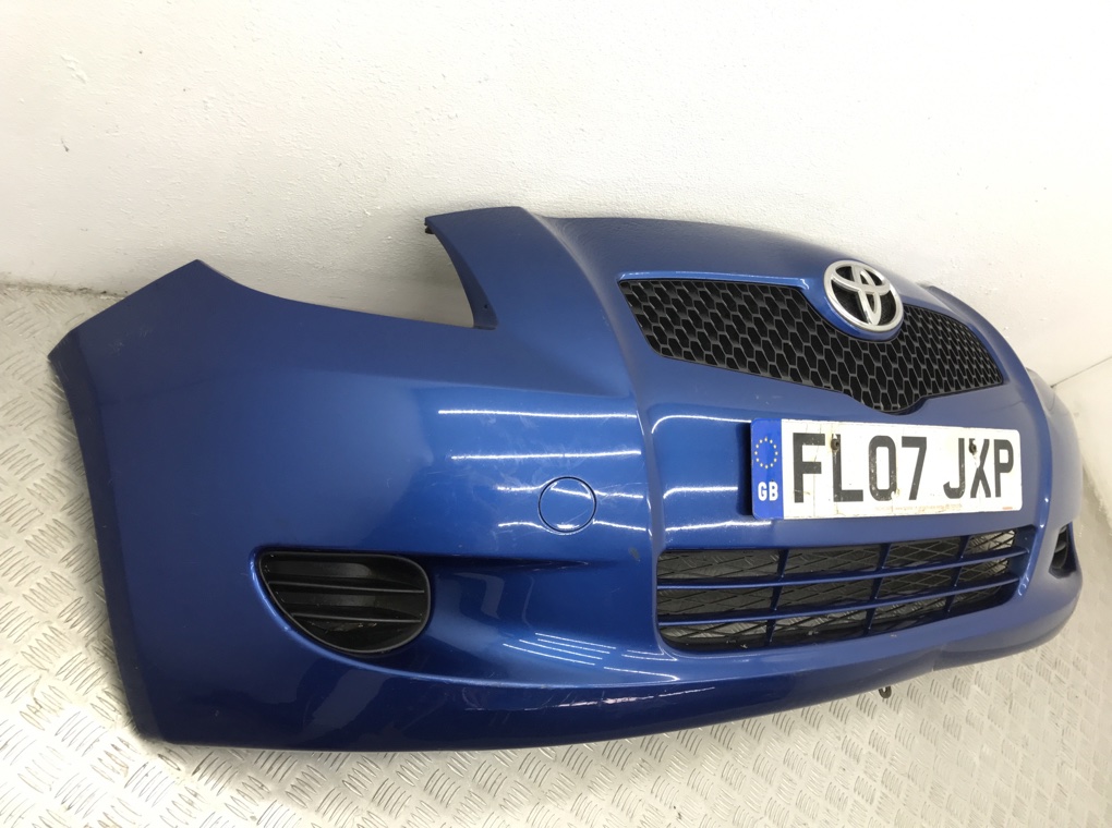 Бампер передний для Toyota Yaris, 2007 г. 1.0 i бензин б/у — фото 3