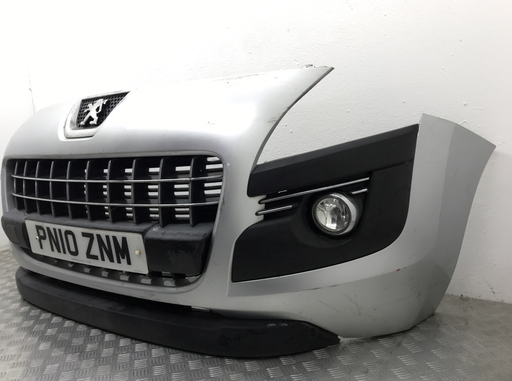 Бампер передний для Peugeot 3008, 2010 г. 1.6 HDi дизель б/у — фото 3