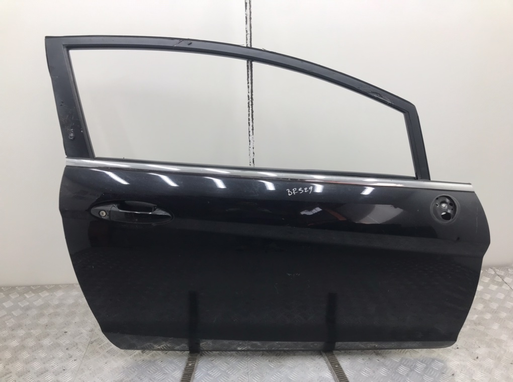 Дверь передняя правая для Ford Fiesta, 2012 г. 1.2 i бензин б/у