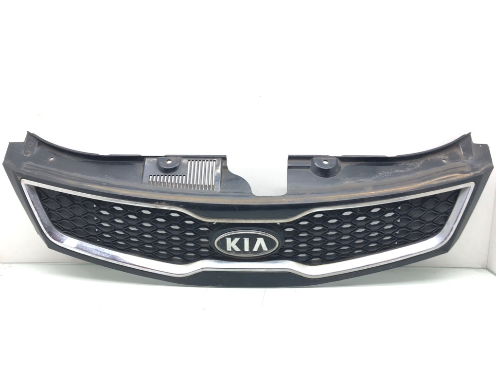 Решетка радиатора для Kia Ceed, 2011 г. 1.6 CRDi дизель б/у