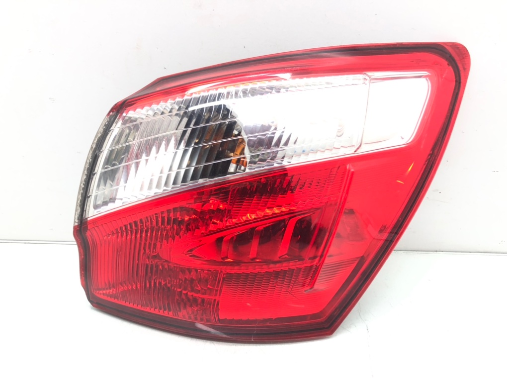 Фонарь задний правый для Nissan Qashqai, 2012 г. 1.5 DCi дизель б/у