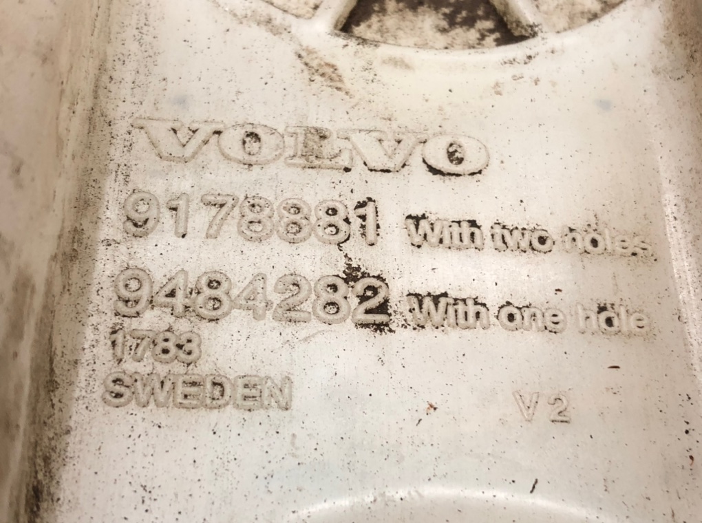 Бачок омывателя для Volvo S60, 2002 г. 2.4 TD дизель б/у — фото 6
