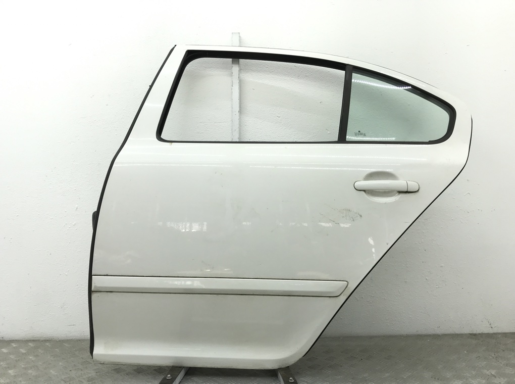 Дверь задняя левая для Skoda Octavia, 2011 г. 1.4 TFSI бензин б/у