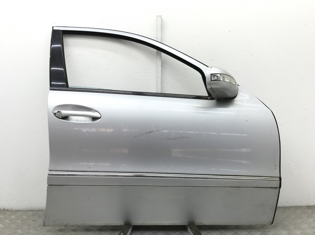 Дверь передняя правая для Mercedes E W211, 2005 г. 2.2 CDi дизель б/у