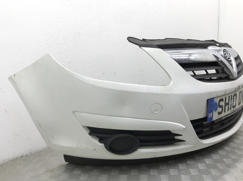 Бампер передний для Opel Corsa, 2010 г. 1.0 i бензин б/у — фото 3