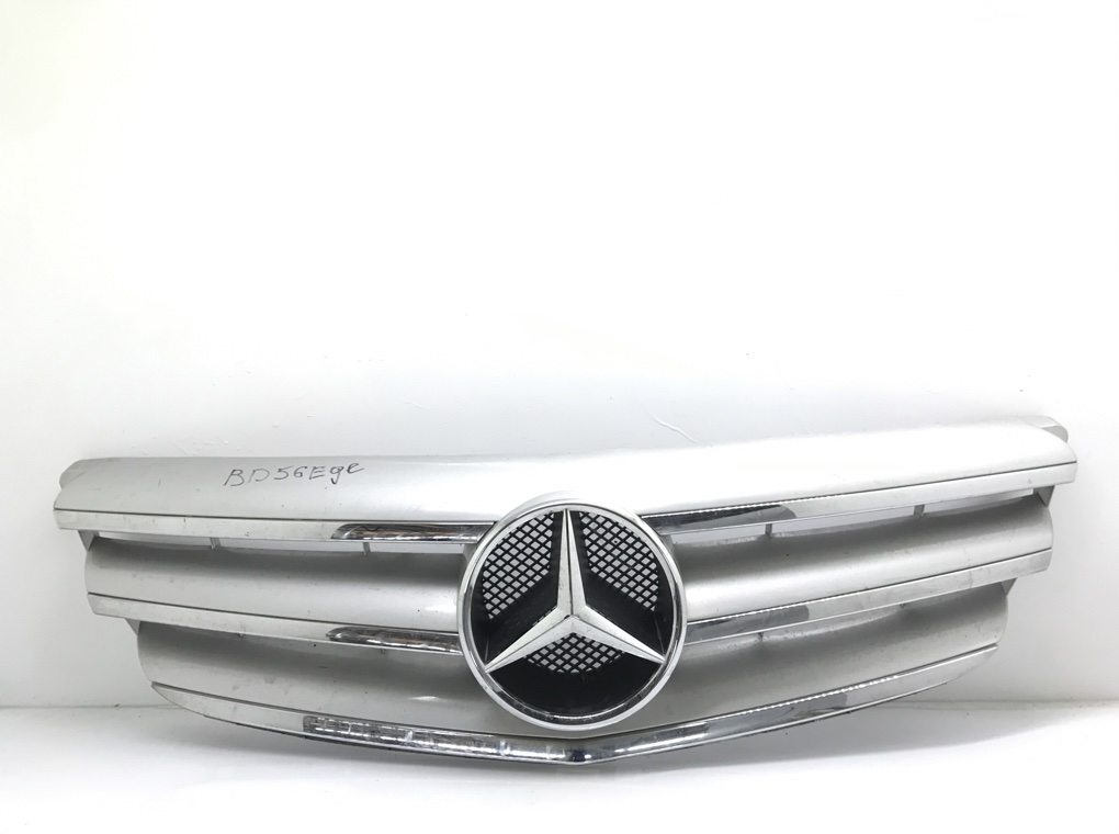 Решетка радиатора для Mercedes B W245, 2006 г. 1.7 i бензин б/у