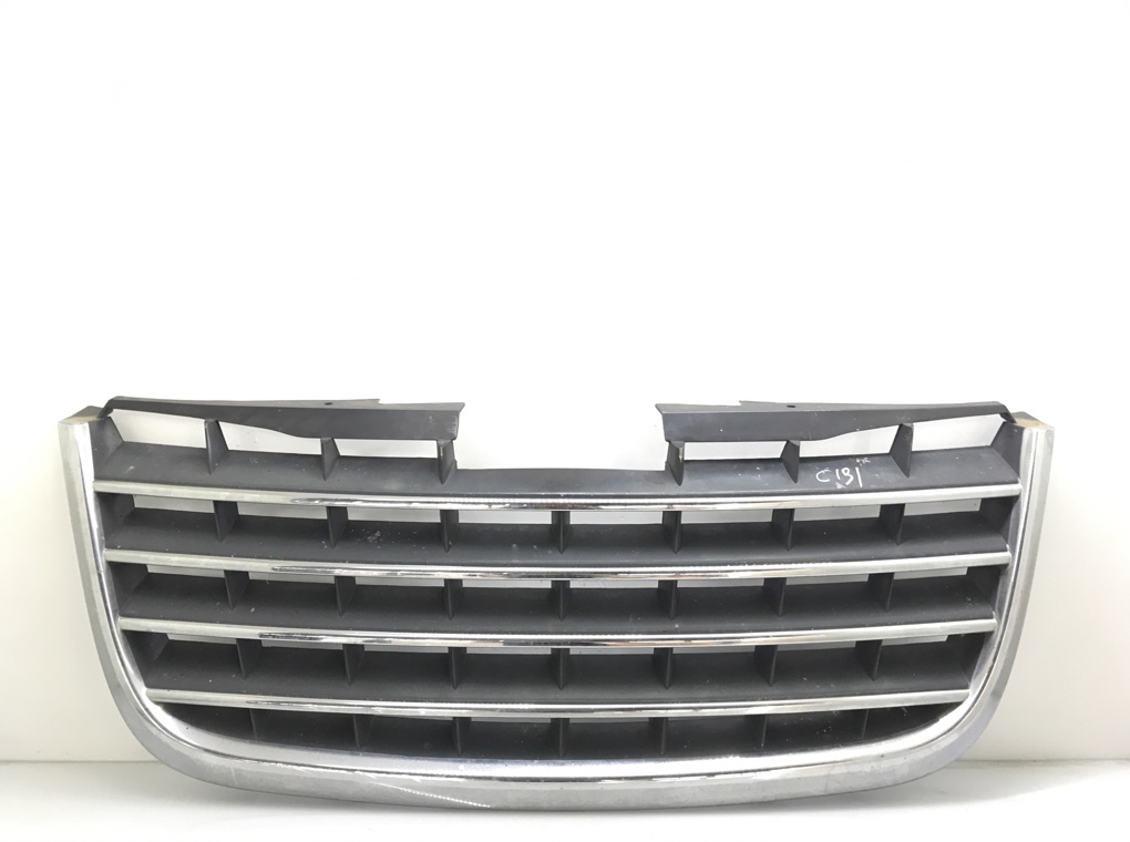 Решетка радиатора для Chrysler Grand Voyager, 2011 г. 2.8 CRD дизель б/у