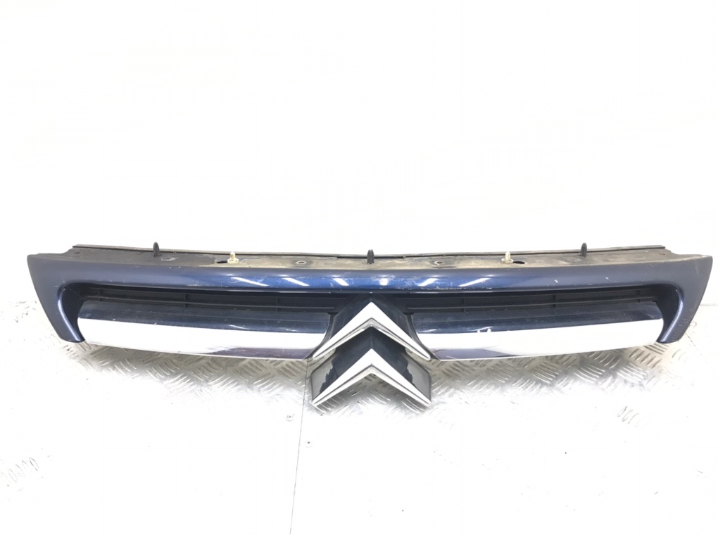 Решетка радиатора для Citroen C8, 2006 г. 2.0 i бензин б/у