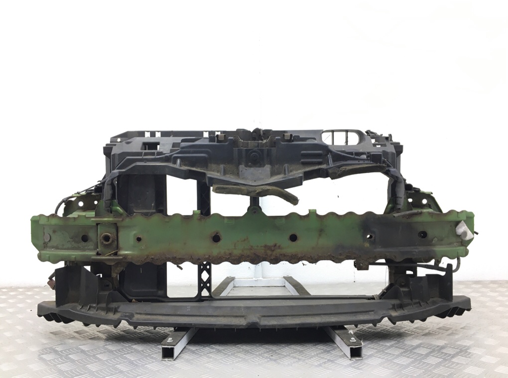 Панель передняя (телевизор) для Mazda 2, 2009 г. 1.3 i бензин б/у