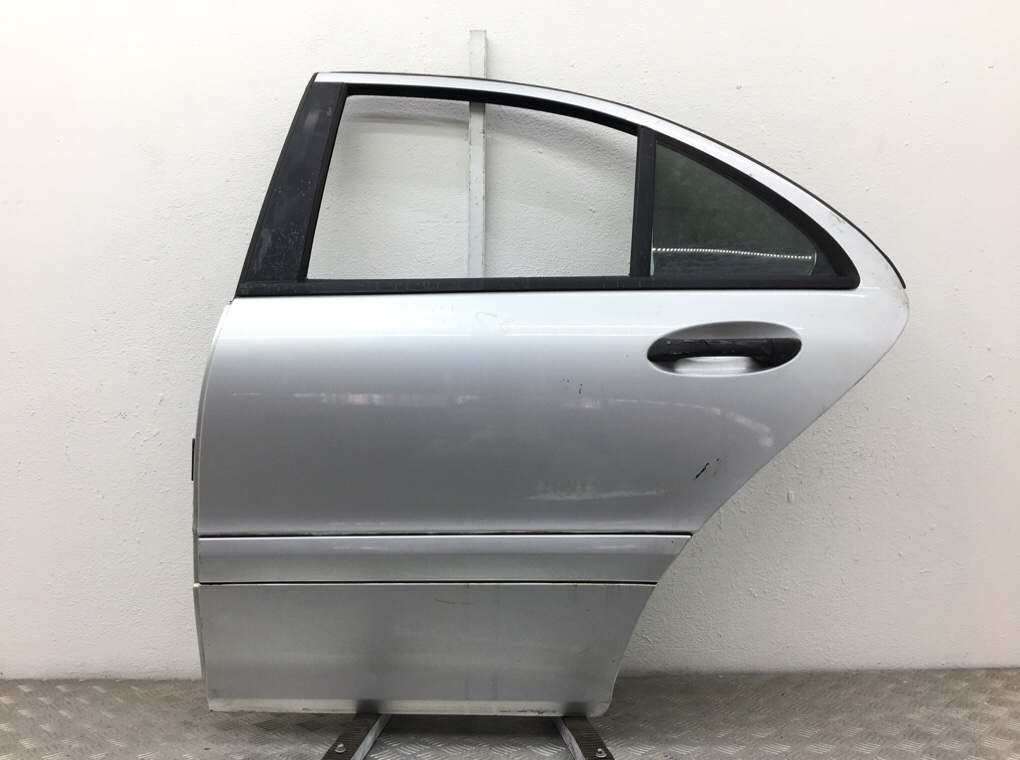 Дверь задняя левая для Mercedes C W203, 2007 г. 2.2 CDi дизель б/у